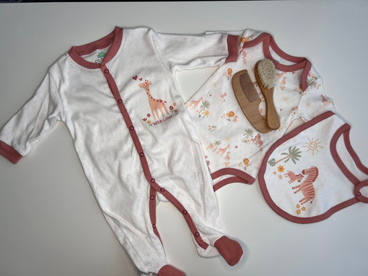 Little Giraffe - Newborn Gift Box